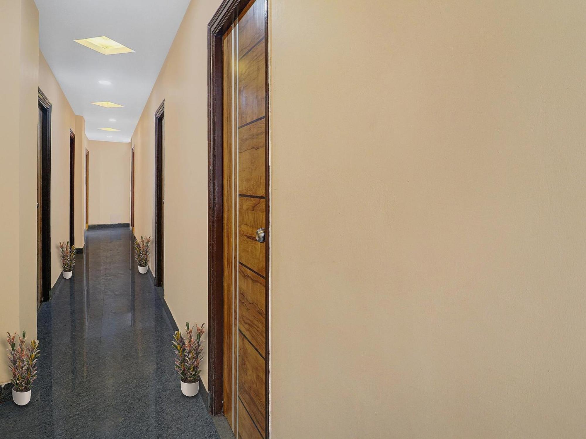 Hotel O S V Residency Kajaguda Near Gachibowli Hyderabad Eksteriør bilde